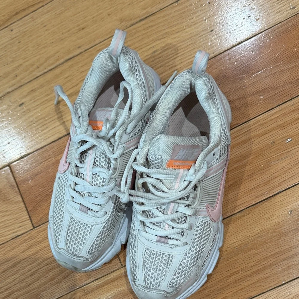Nike Pink and White Mesh Sneakers - Picture 2 of 5